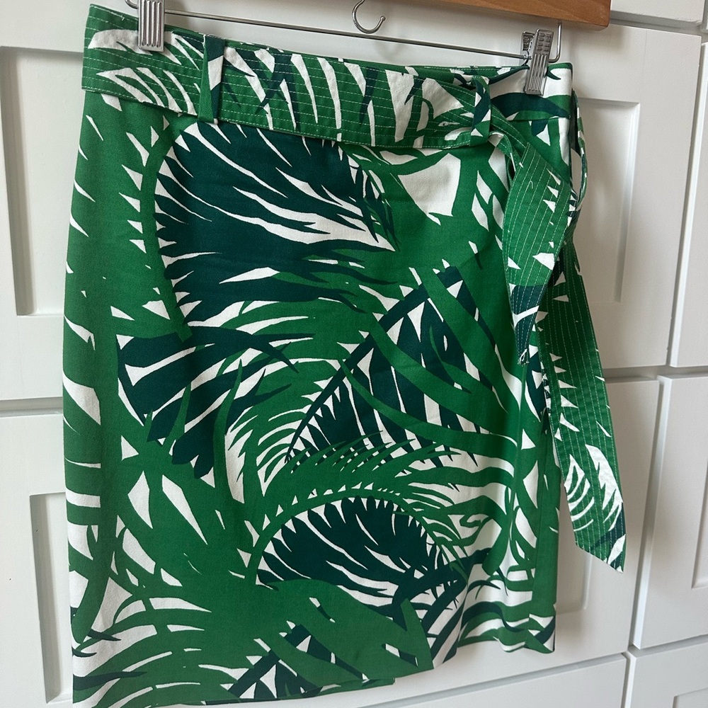 1901 Tropical Green Leaf Sarong